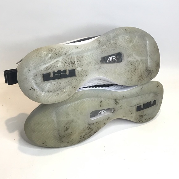 Lebron Witness III Nike B&W black/white Men's Sz 11 - Picture 8 of 16